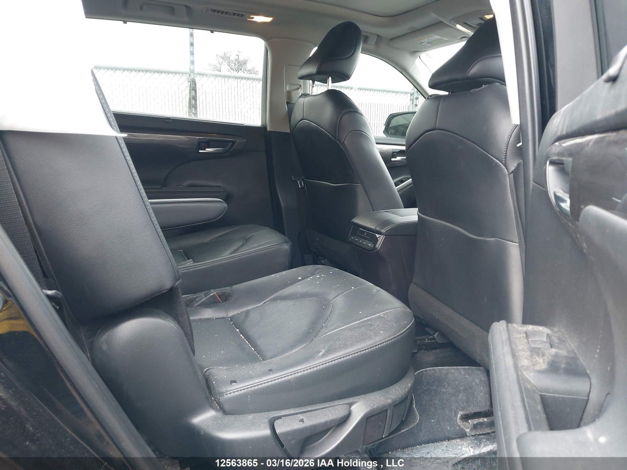 2024 TOYOTA HIGHLANDER HYBRID LIMITED thumbnail 9