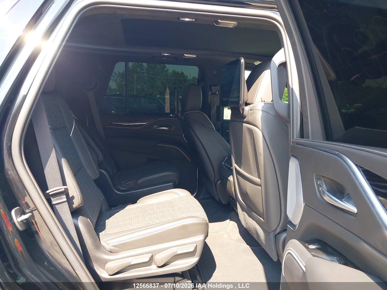 2023 CADILLAC ESCALADE thumbnail 9