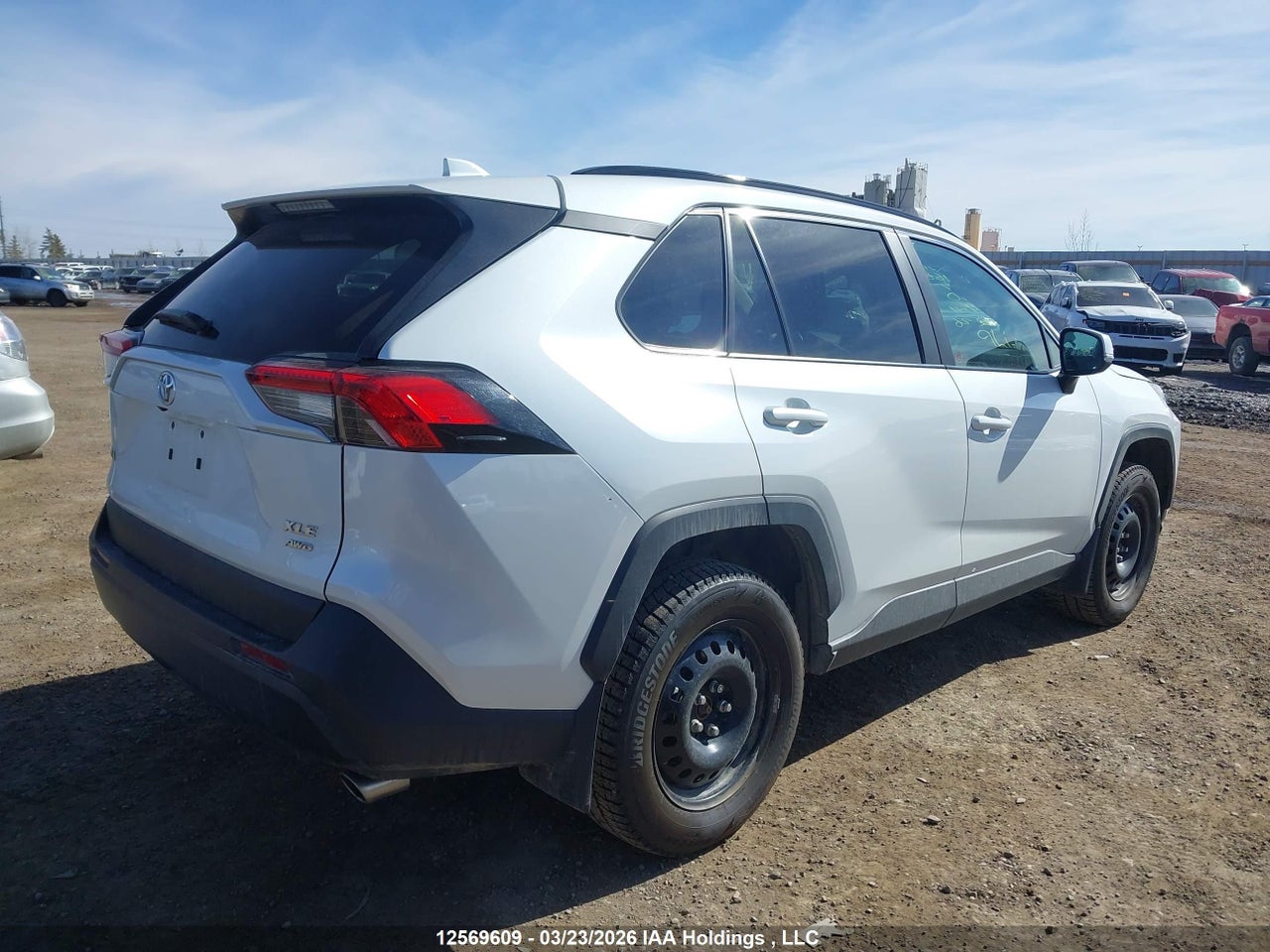 2024 TOYOTA RAV4 XLE thumbnail 5