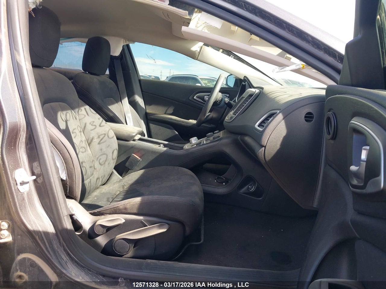 2015 CHRYSLER 200 LX thumbnail 6