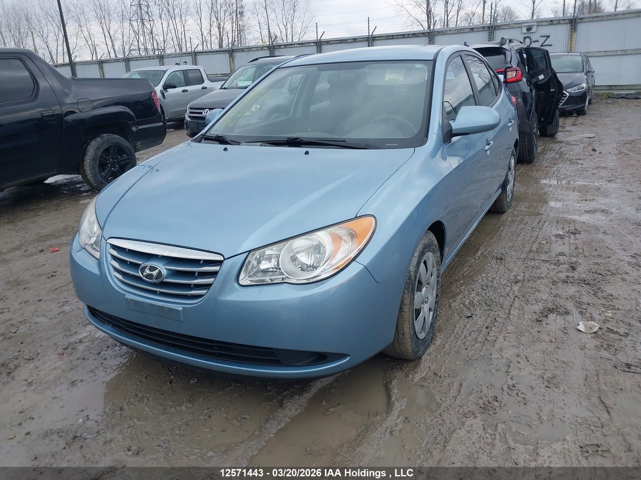 2010 HYUNDAI ELANTRA thumbnail 3