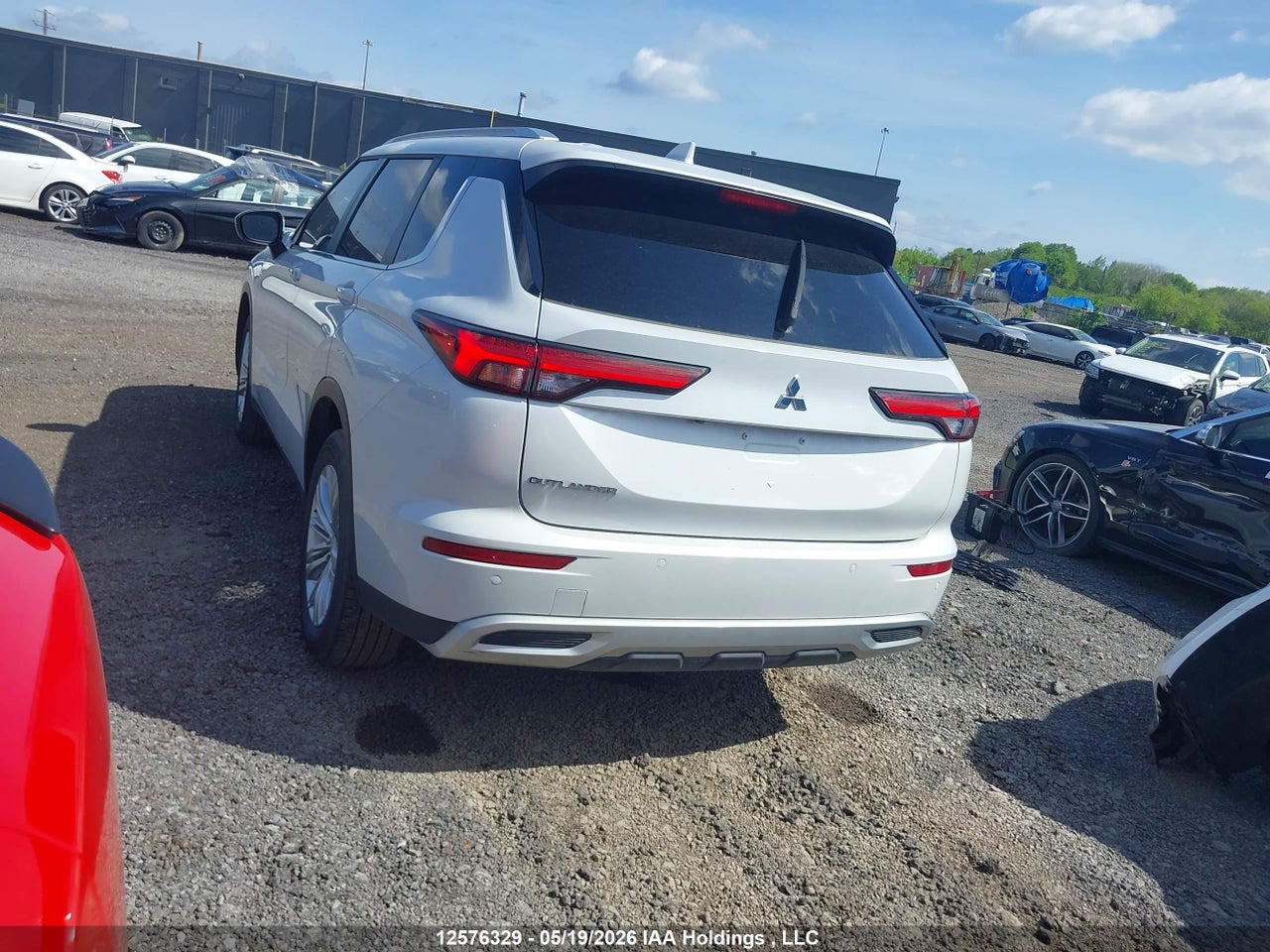 2024 MITSUBISHI OUTLANDER LE/SE/SEL thumbnail 4
