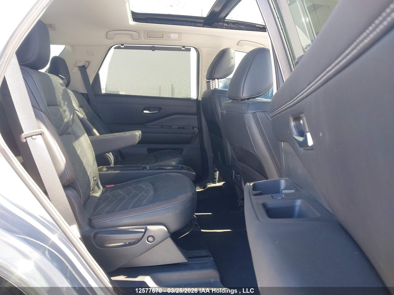 2023 NISSAN PATHFINDER PLATINUM thumbnail 9
