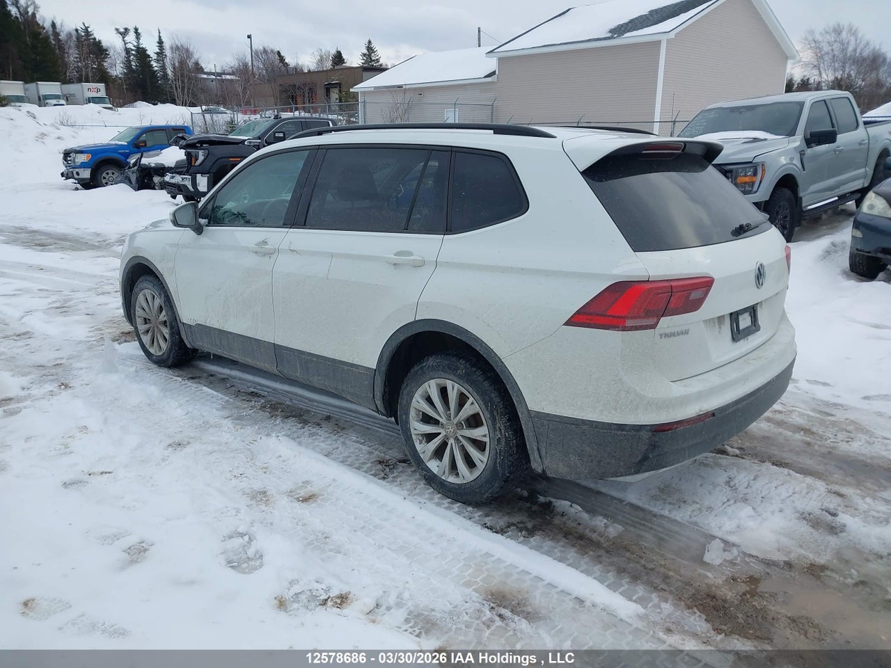 2019 VOLKSWAGEN TIGUAN S thumbnail 4