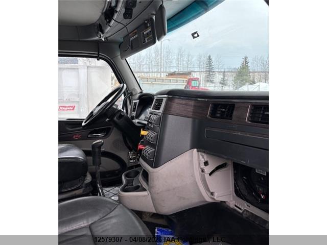 2025 PETERBILT 567 thumbnail 6