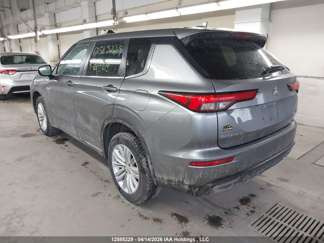 2023 MITSUBISHI OUTLANDER PHEV thumbnail 4