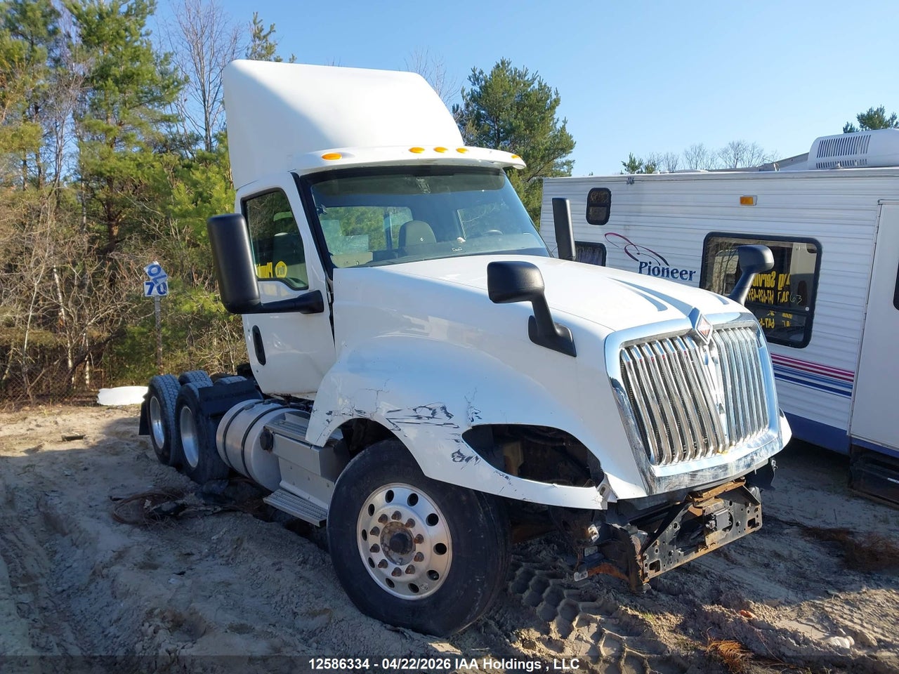 2019 INTERNATIONAL LT625 thumbnail 2