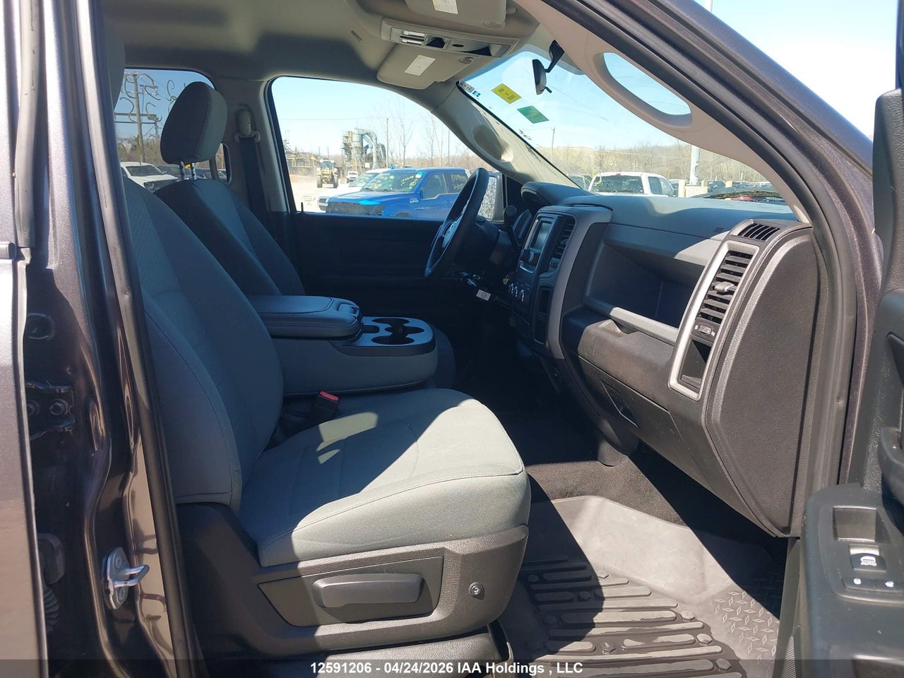 2018 RAM 1500 ST thumbnail 6