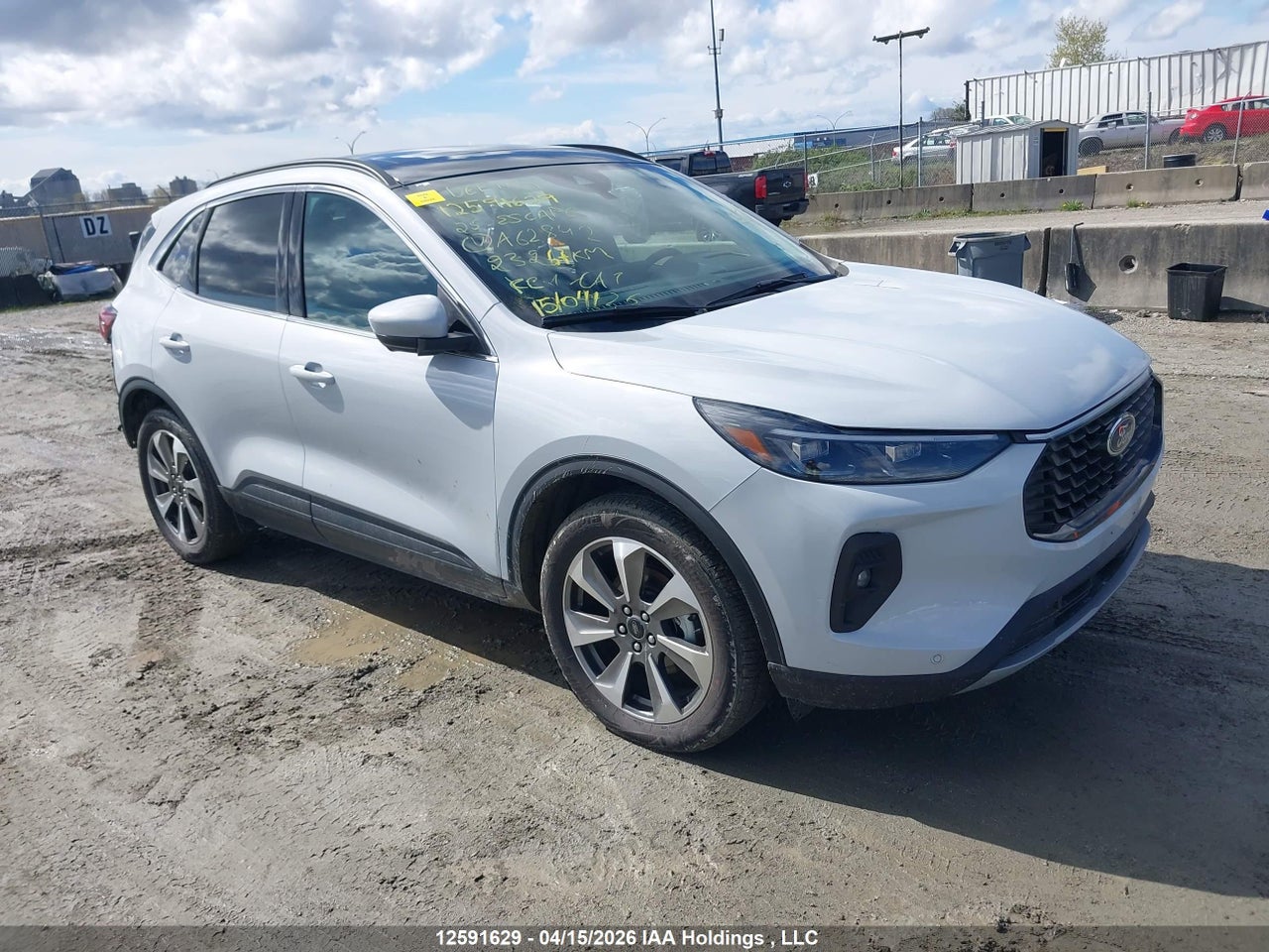 2025 FORD ESCAPE PLATINUM thumbnail 2