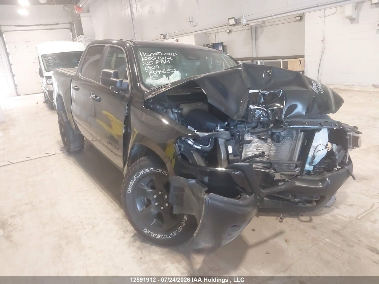 2025 RAM 1500 TRADESMAN thumbnail 2