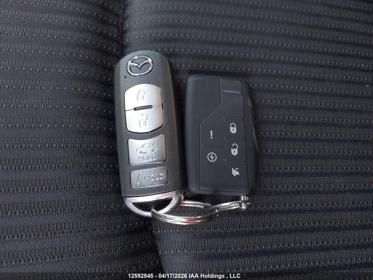 2016 MAZDA MAZDA3 thumbnail 12