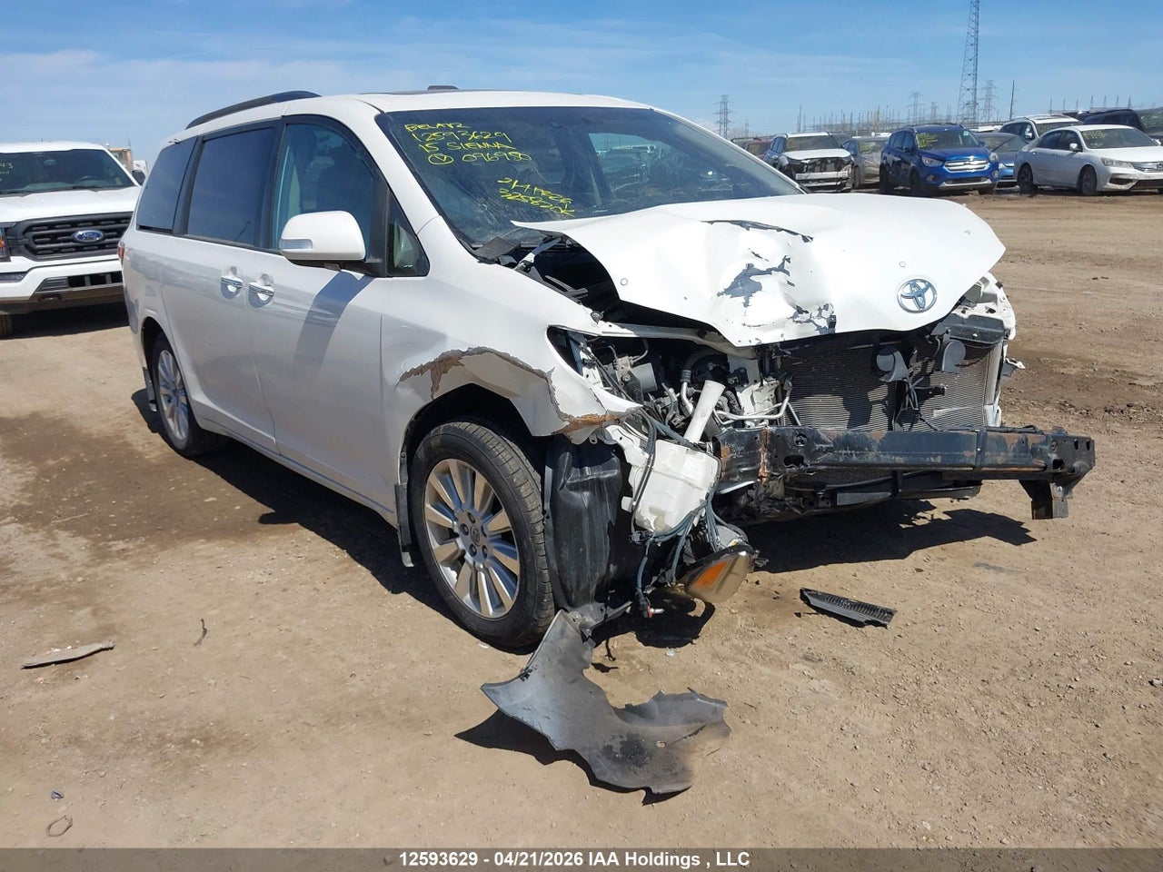 2015 TOYOTA SIENNA XLE 7 PASSENGER thumbnail 2