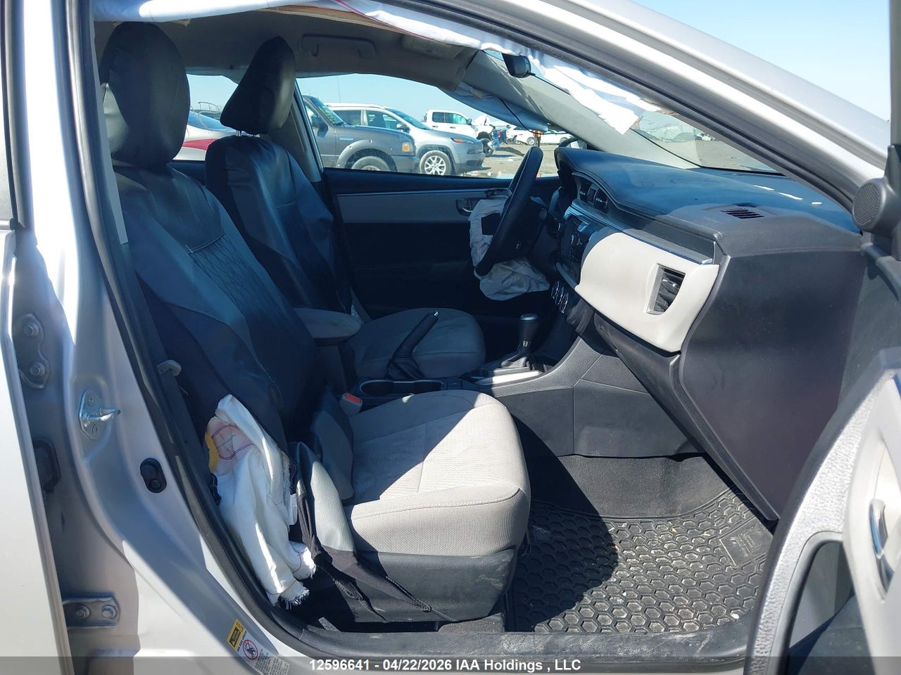 2015 TOYOTA COROLLA LE thumbnail 6