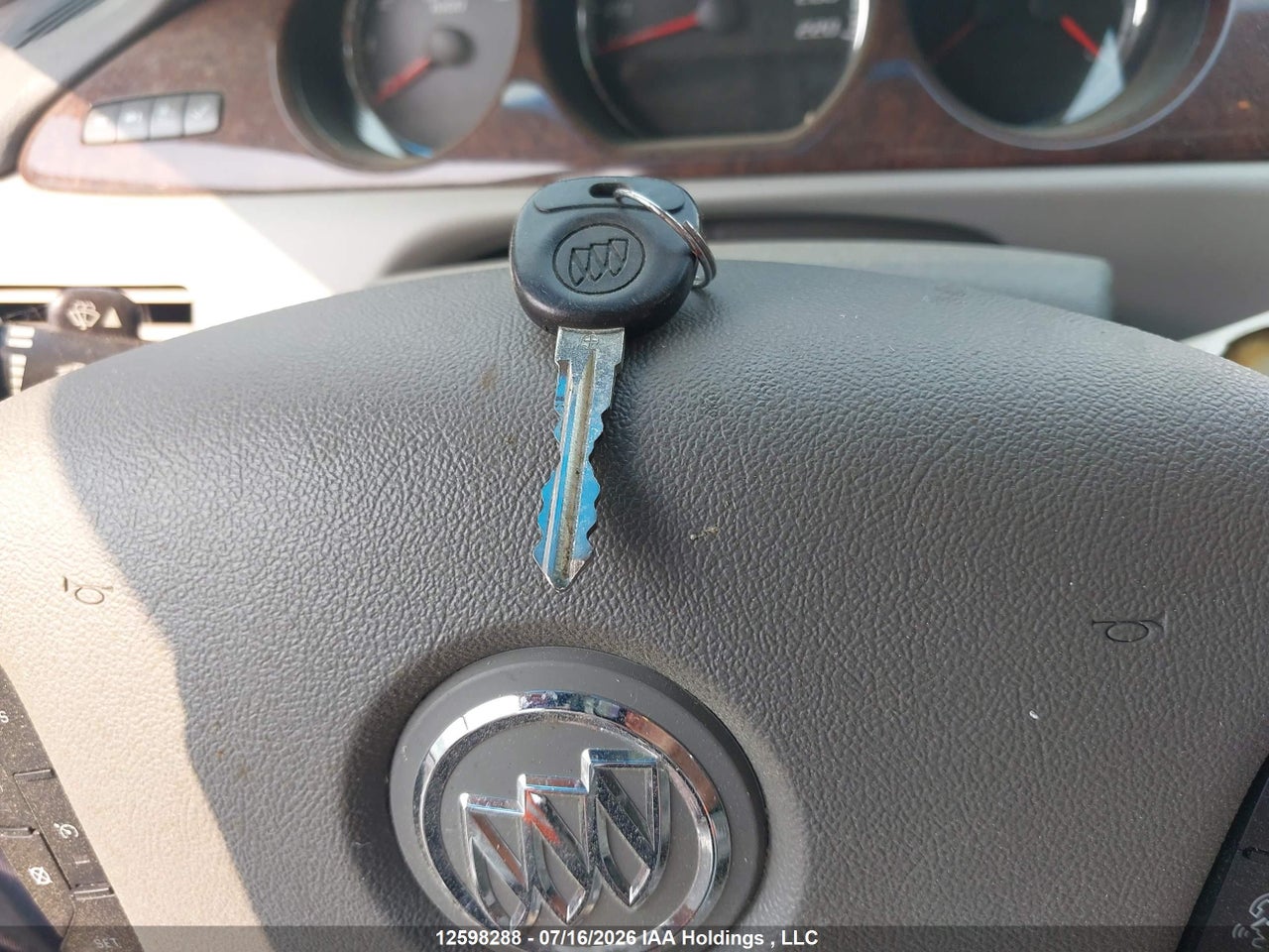 2010 BUICK LUCERNE CXL thumbnail 12