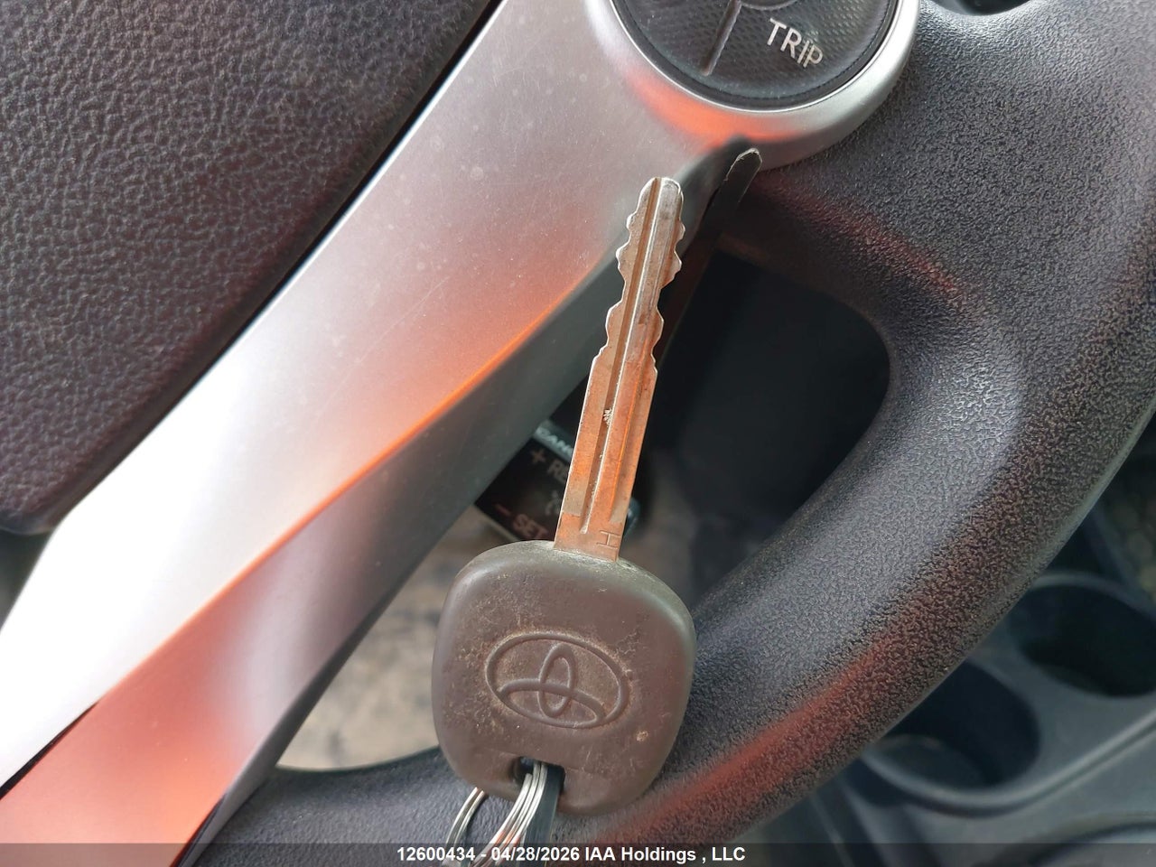 2015 TOYOTA PRIUS thumbnail 12