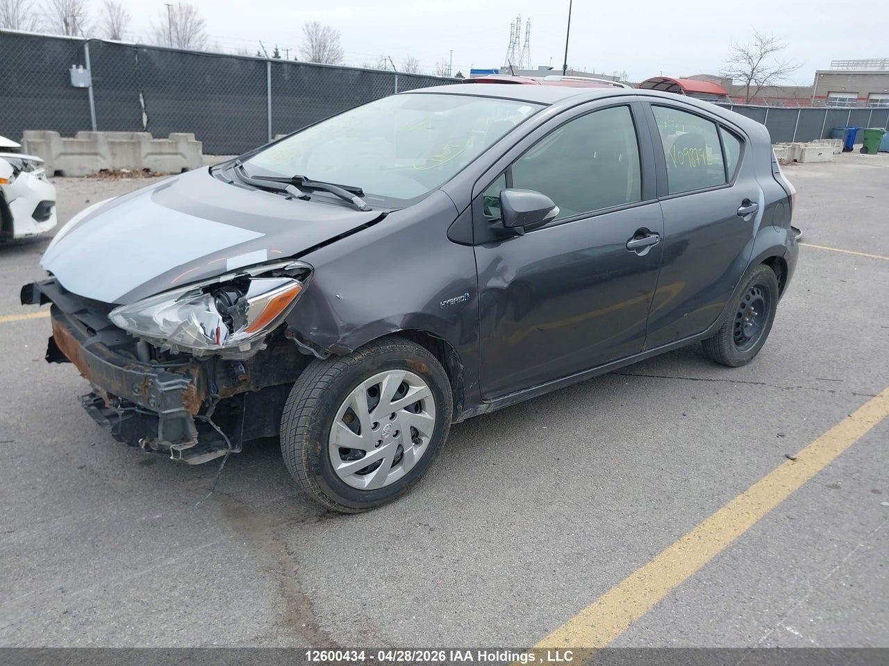 2015 TOYOTA PRIUS thumbnail 3