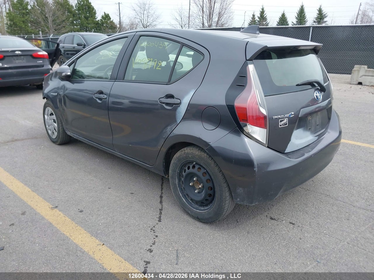 2015 TOYOTA PRIUS thumbnail 4