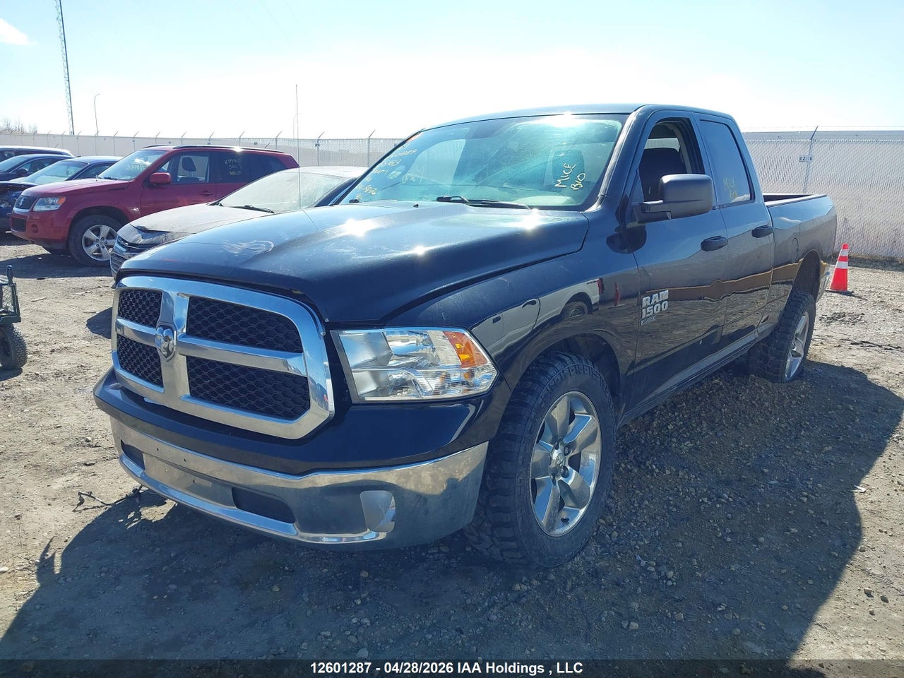 2019 RAM 1500 CLASSIC ST thumbnail 3