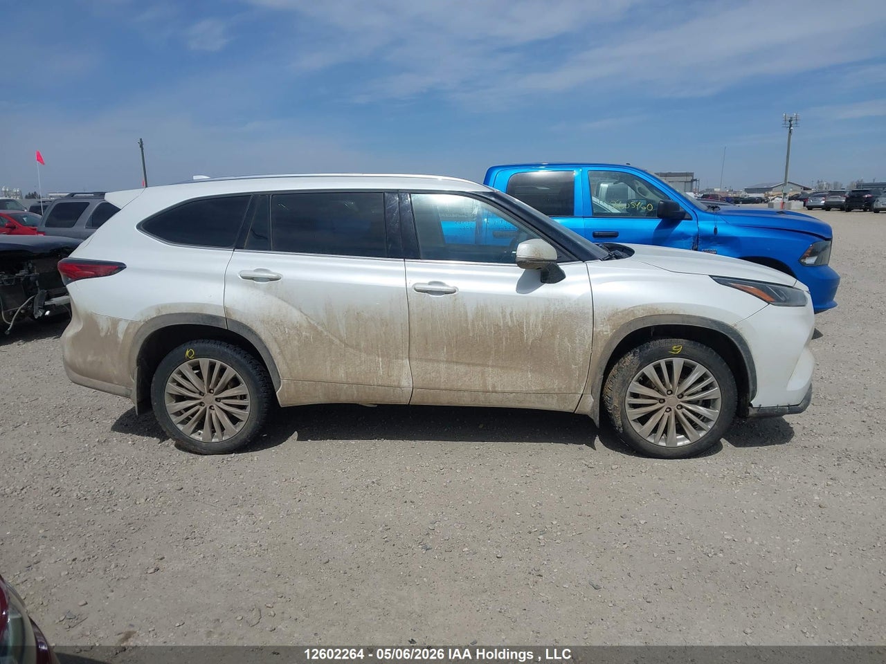 2022 TOYOTA HIGHLANDER LIMITED thumbnail 12
