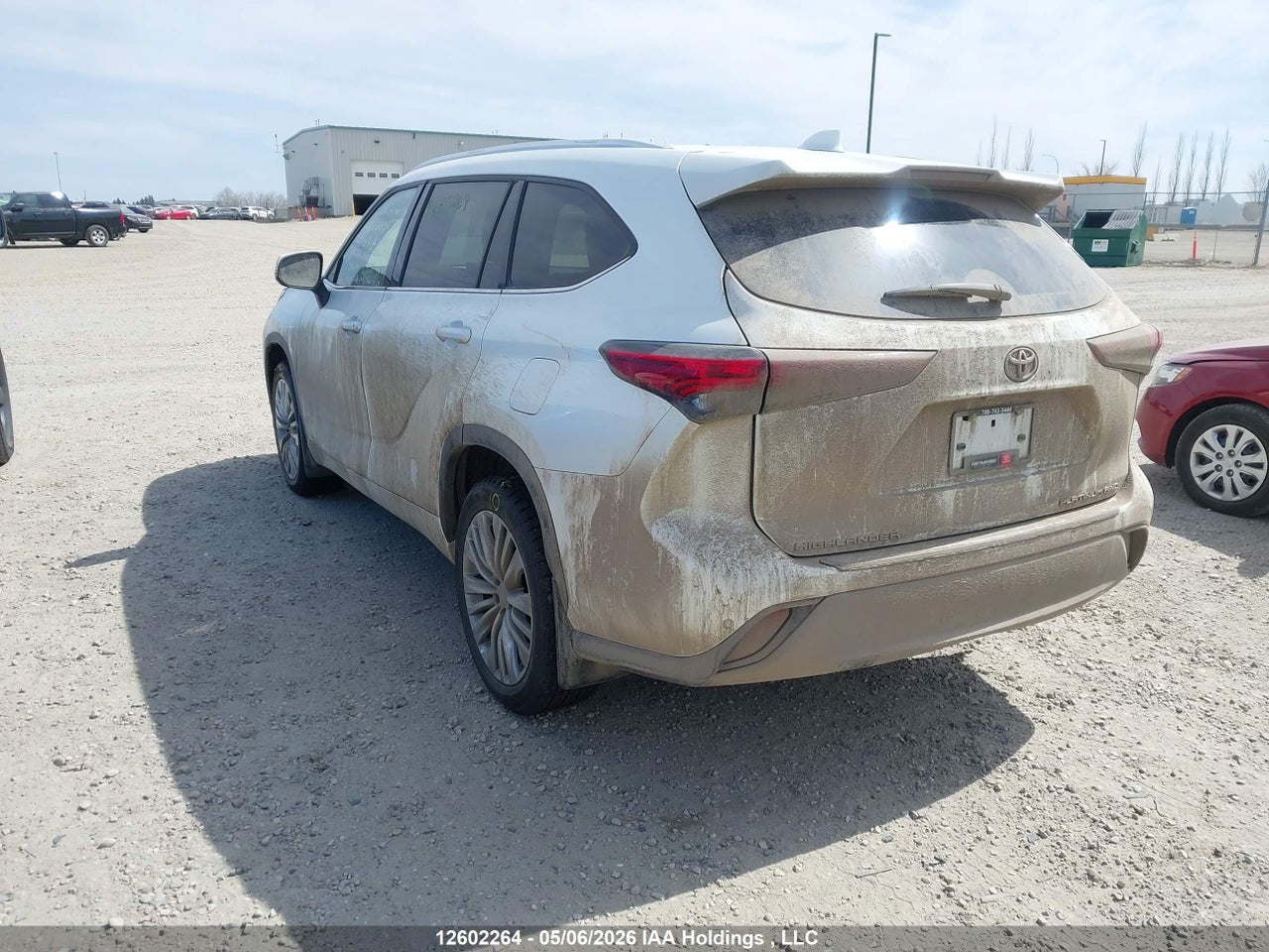 2022 TOYOTA HIGHLANDER LIMITED thumbnail 4
