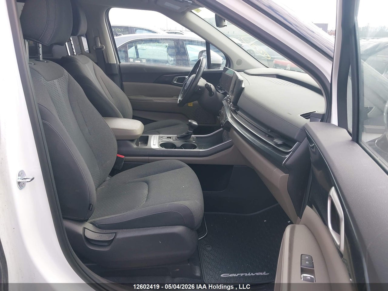 2024 KIA CARNIVAL LX thumbnail 6