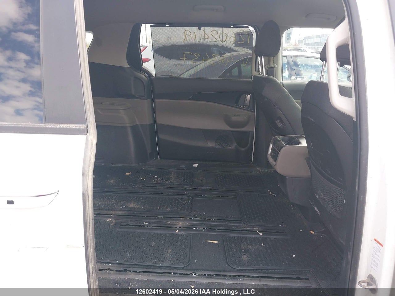 2024 KIA CARNIVAL LX thumbnail 9