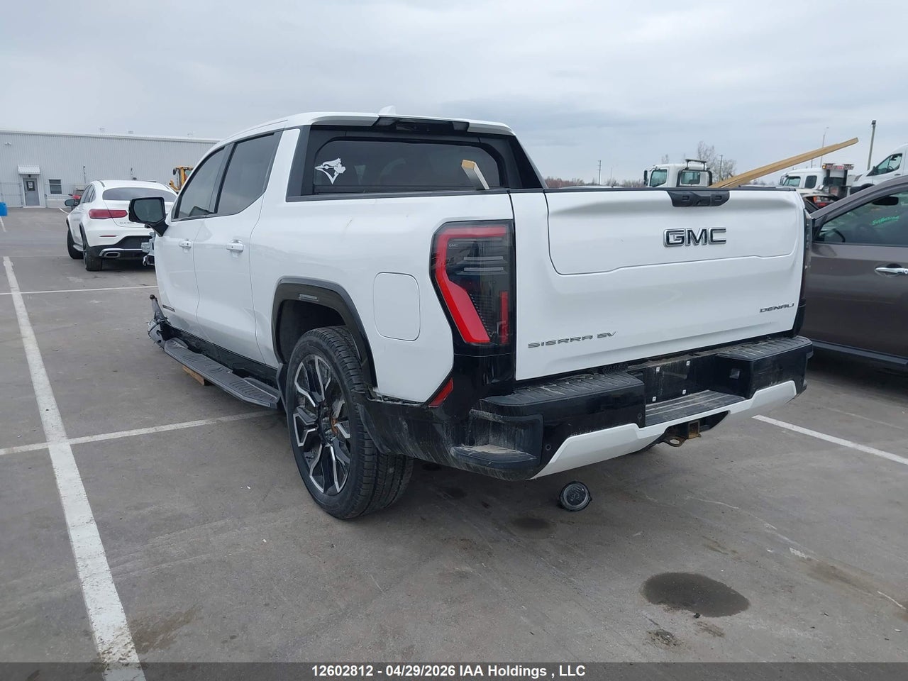2025 GMC SIERRA EV EXTENDED RANGE DENALI 4WD thumbnail 4