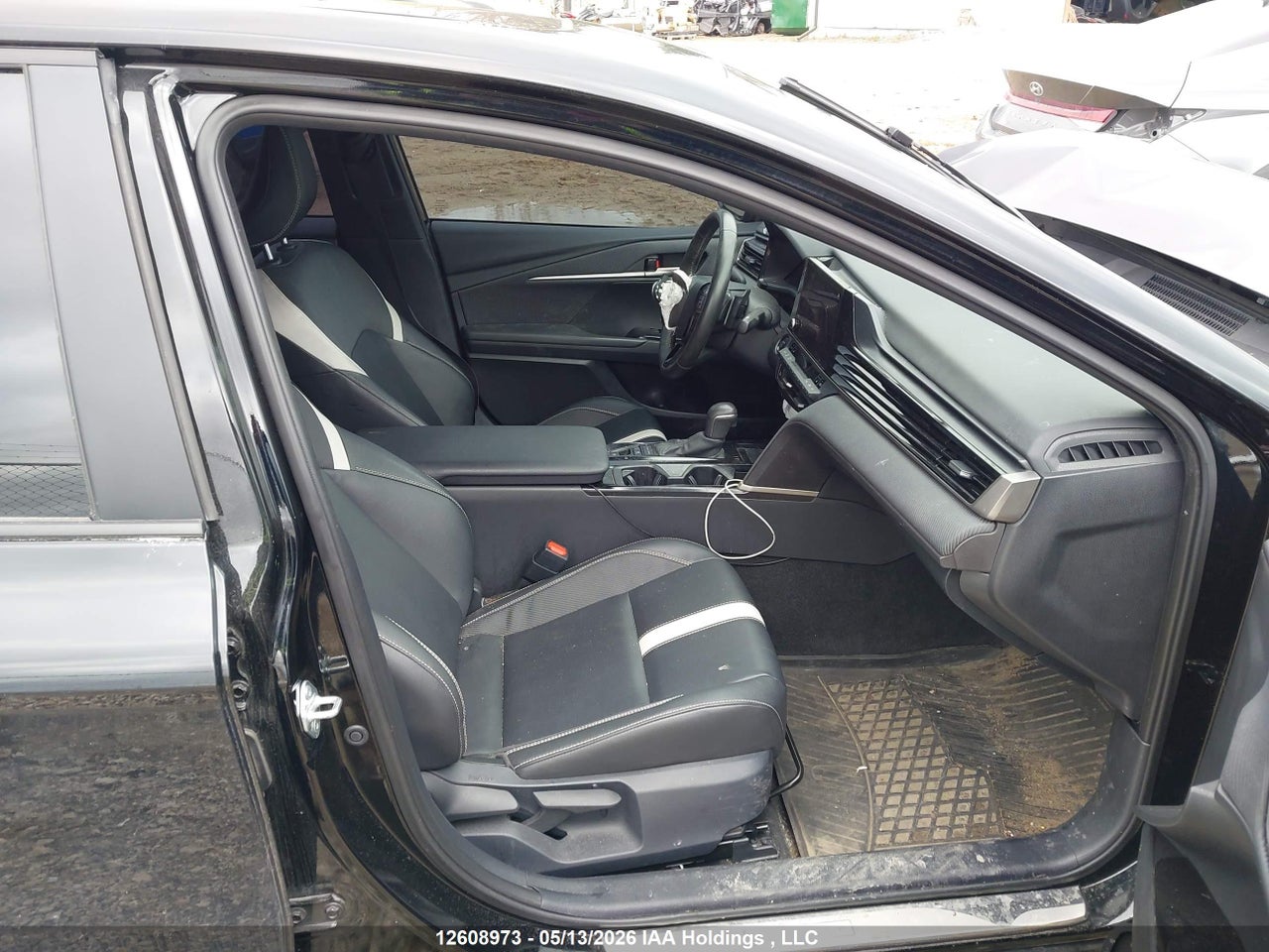 2025 TOYOTA CAMRY SE thumbnail 6