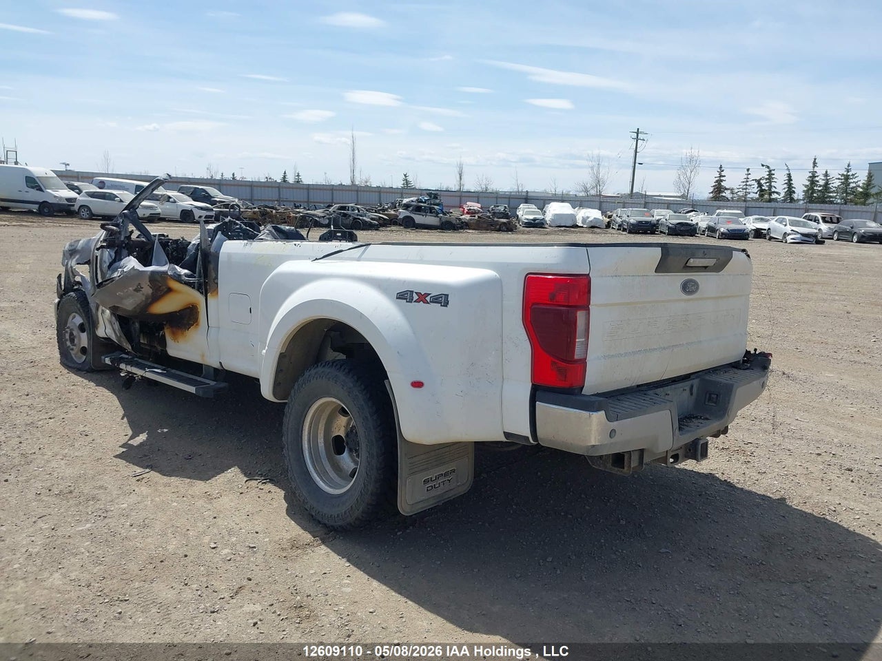 2022 FORD F-350 LARIAT thumbnail 4