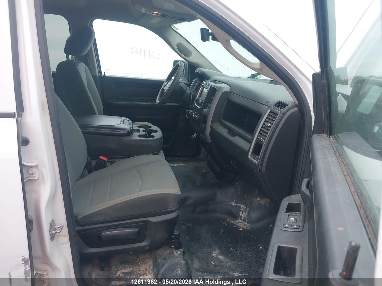 2022 RAM 1500 CLASSIC TRADESMAN thumbnail 6