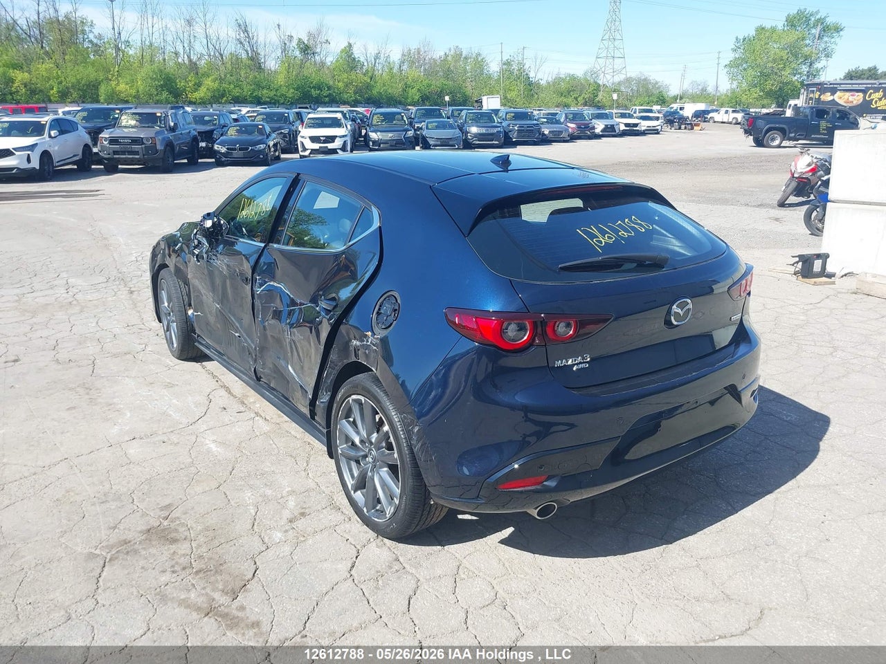 2025 MAZDA 3 PREMIUM thumbnail 4