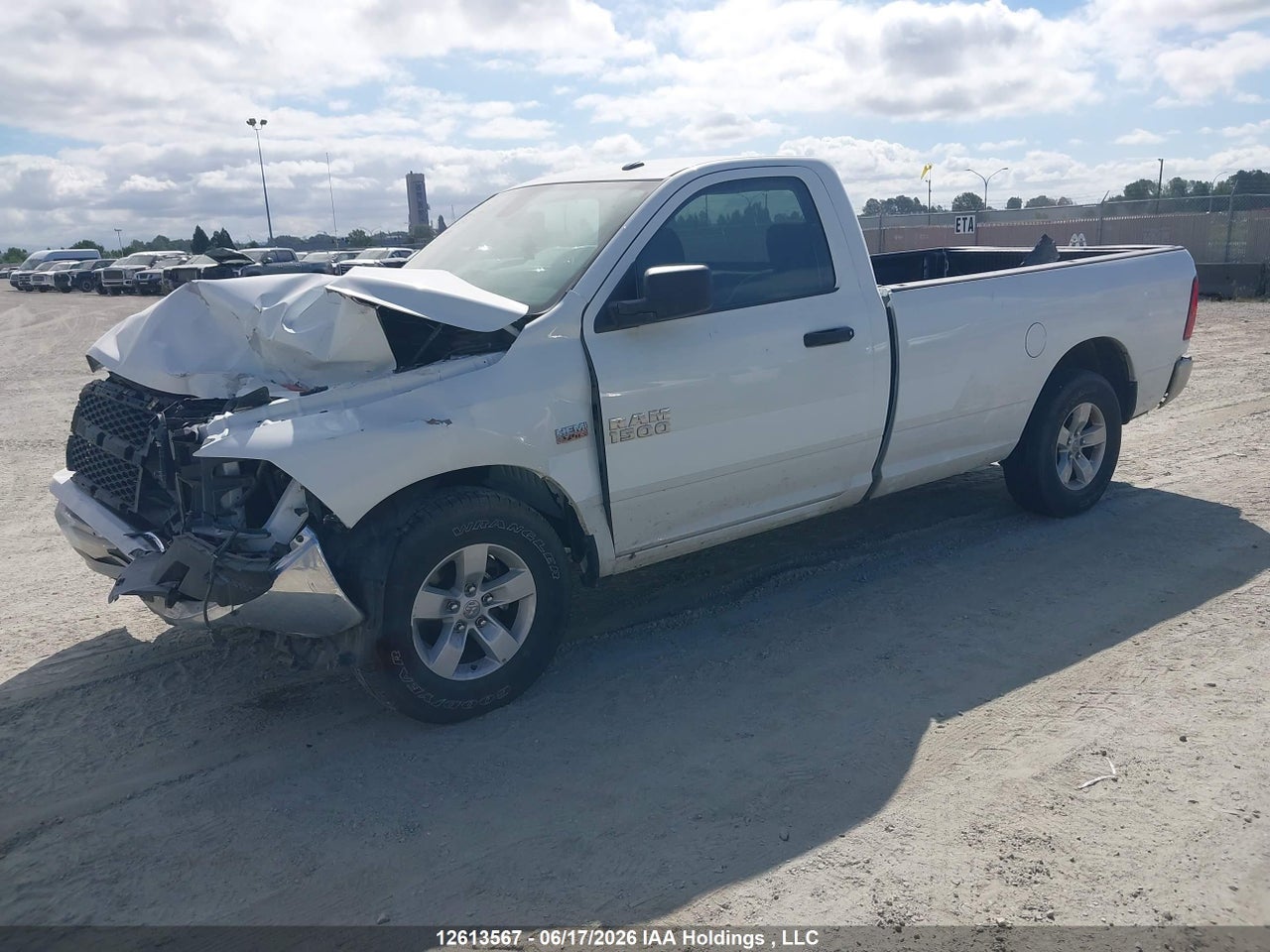 2023 RAM 1500 CLASSIC TRADESMAN thumbnail 3