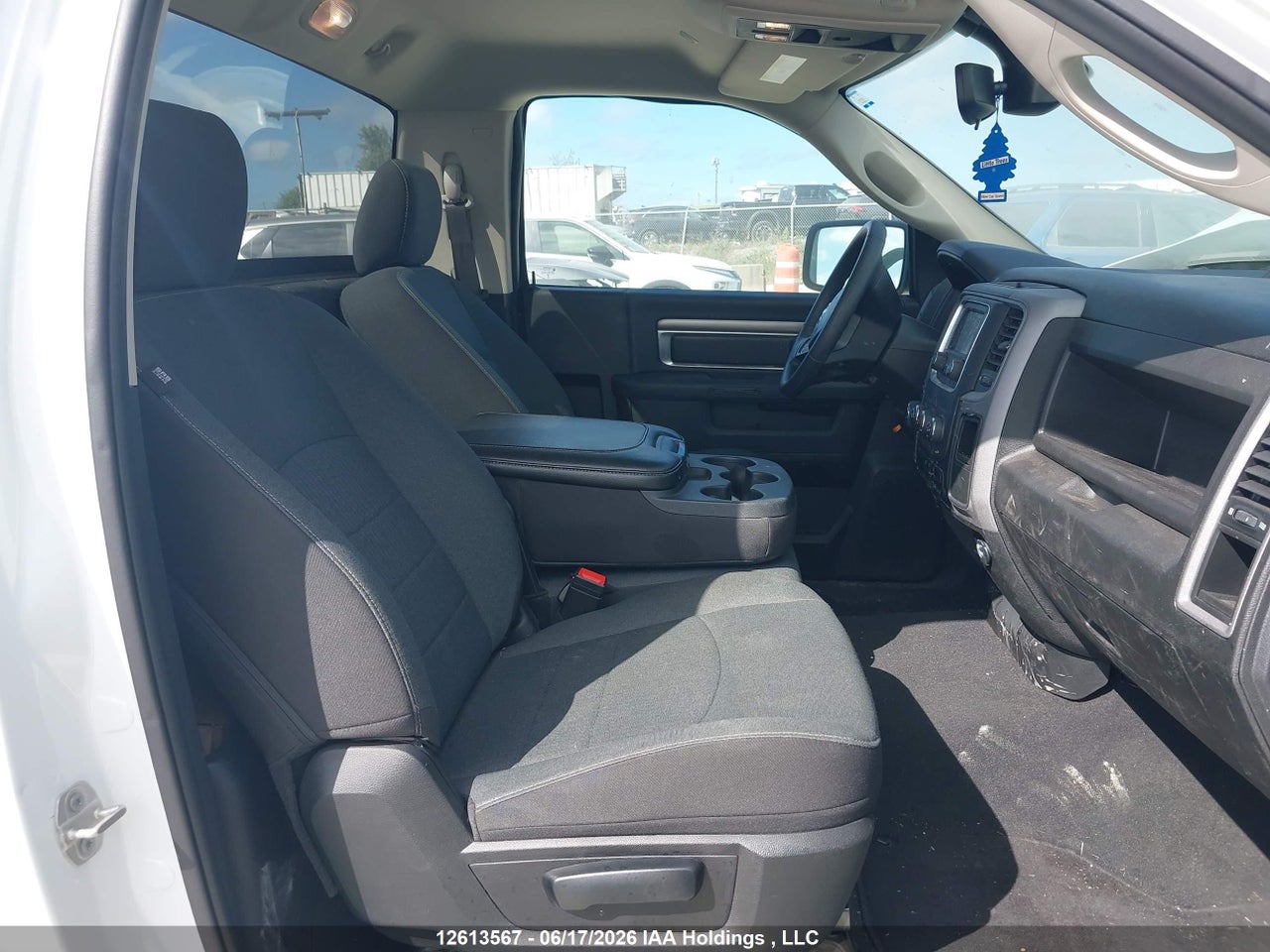 2023 RAM 1500 CLASSIC TRADESMAN thumbnail 9