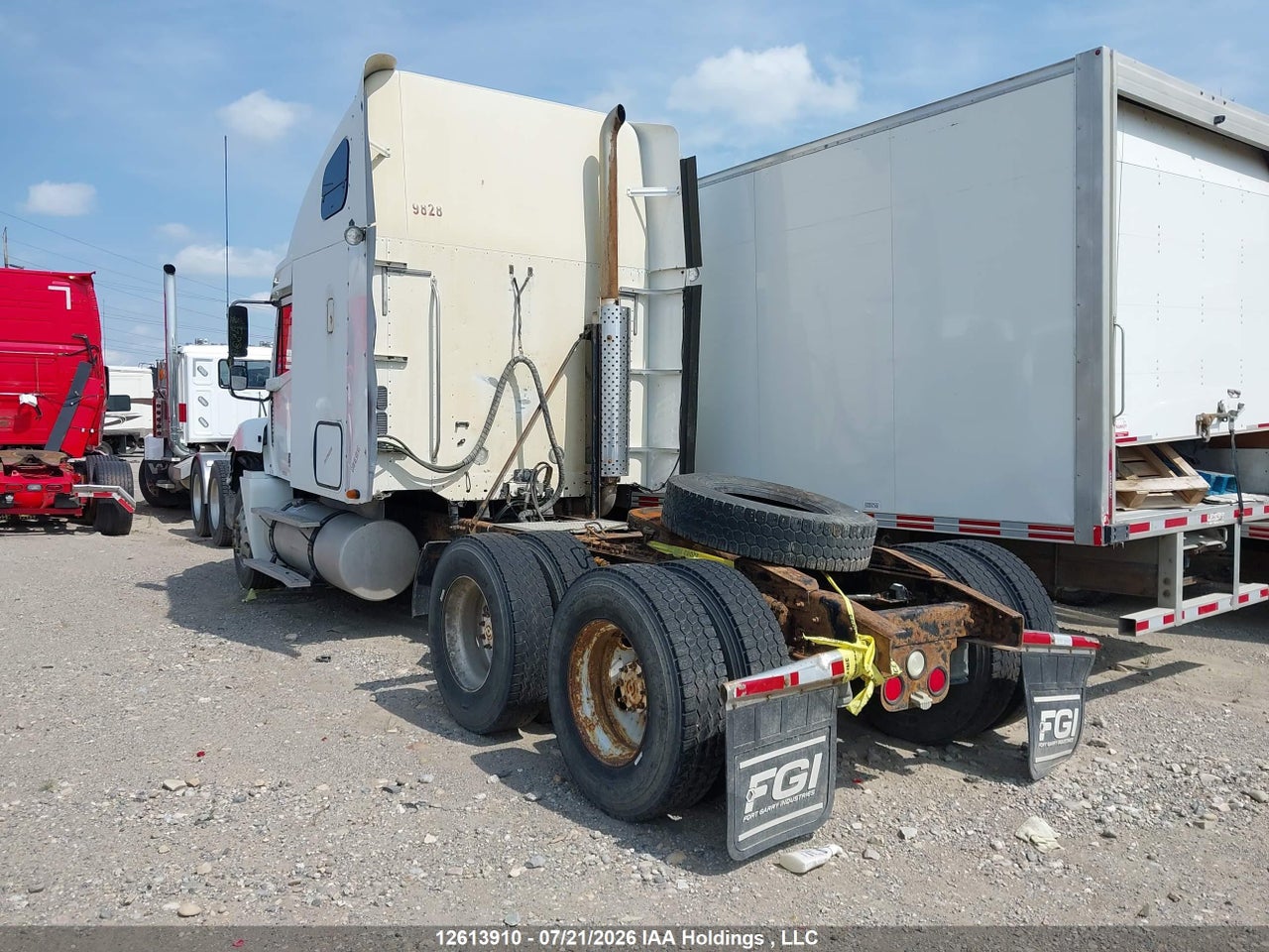 2005 FREIGHTLINER CONVENTIONAL COLUMBIA thumbnail 4