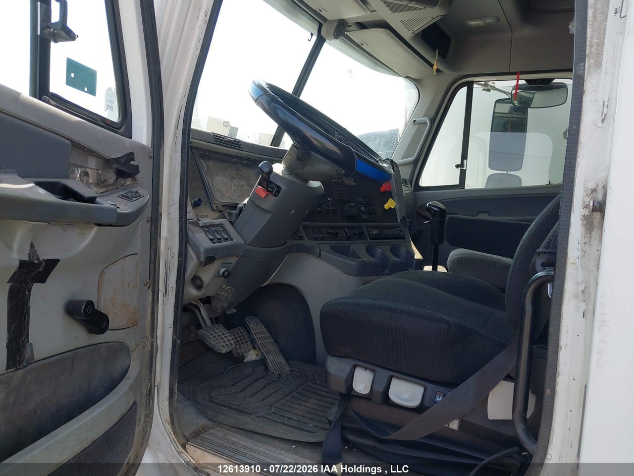 2005 FREIGHTLINER CONVENTIONAL COLUMBIA thumbnail 9