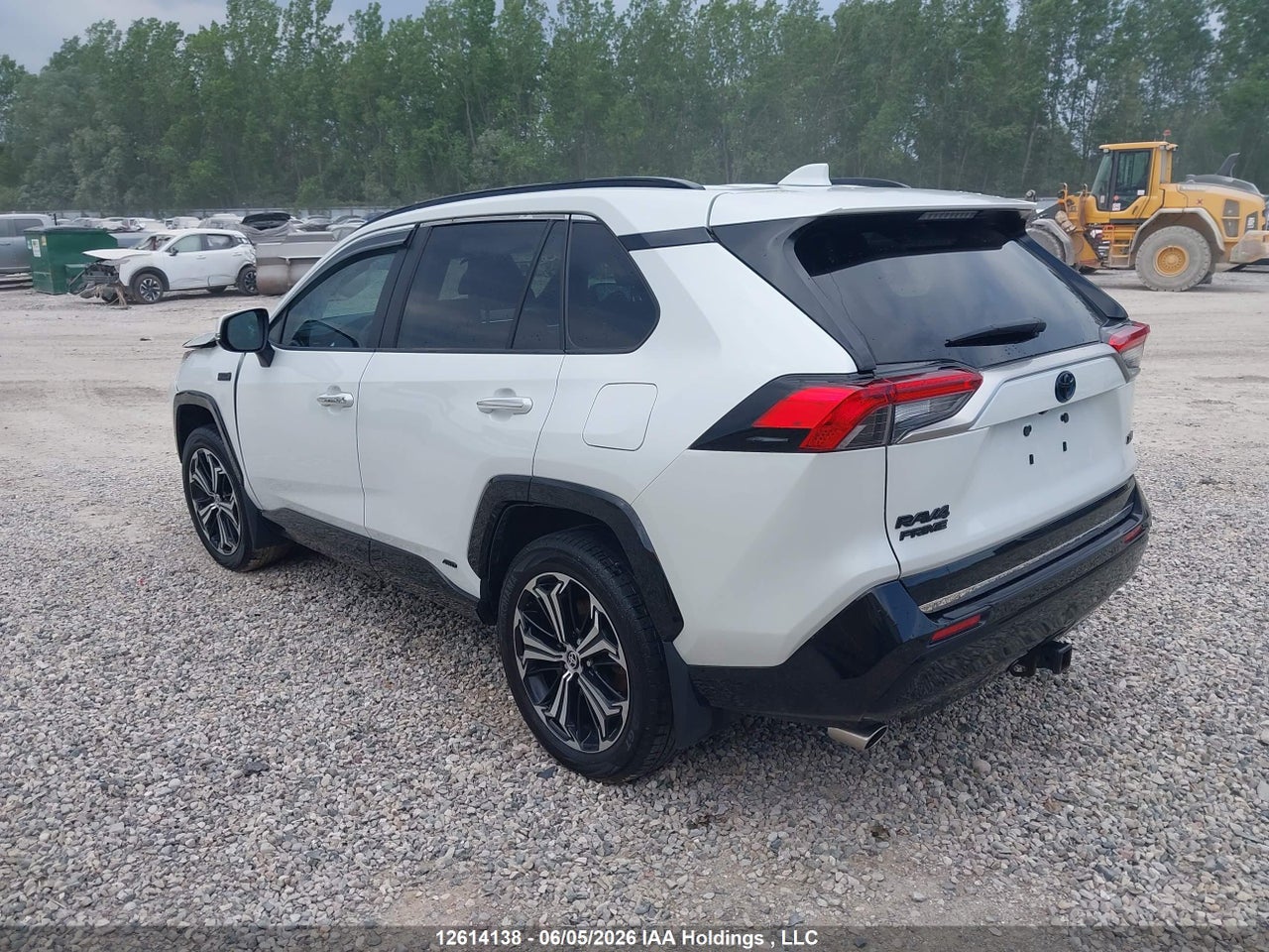 2023 TOYOTA RAV4 PRIME XSE thumbnail 4