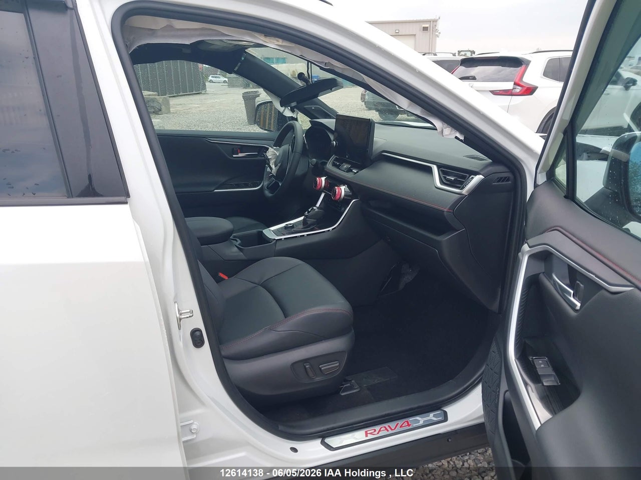 2023 TOYOTA RAV4 PRIME XSE thumbnail 6