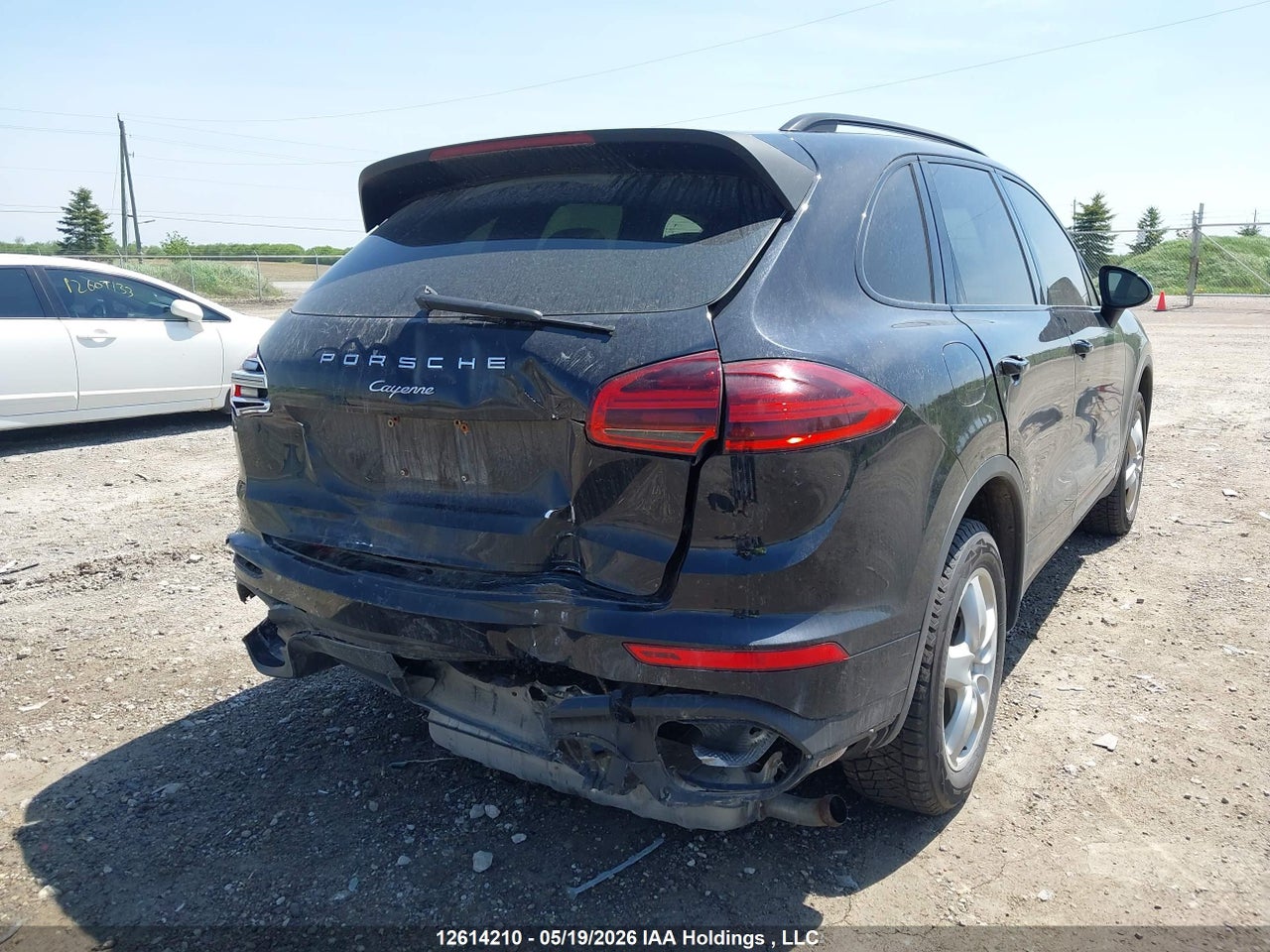 2016 PORSCHE CAYENNE thumbnail 5