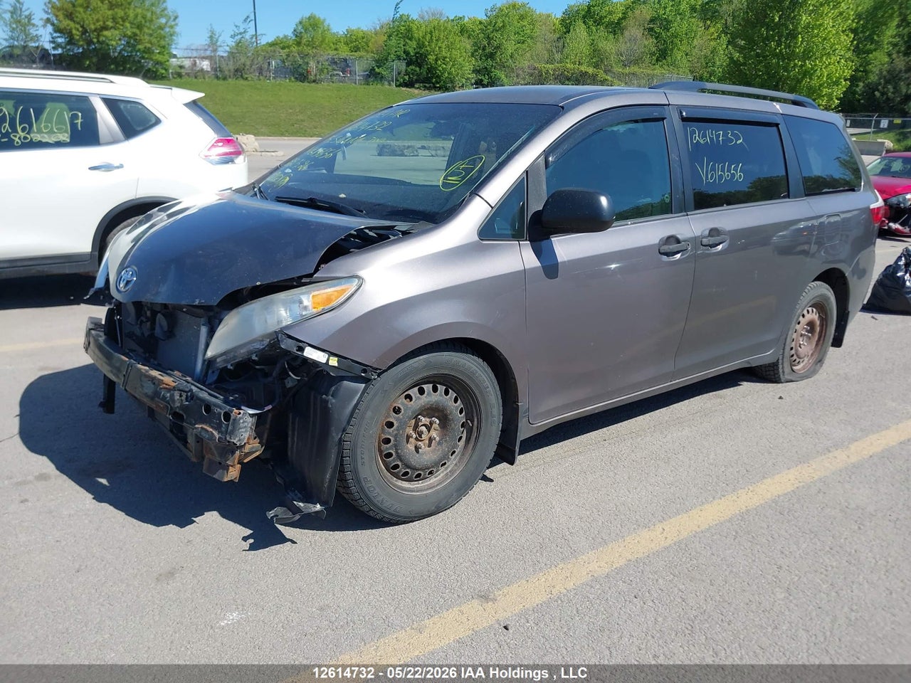 2015 TOYOTA SIENNA 7 PASSENGER thumbnail 3