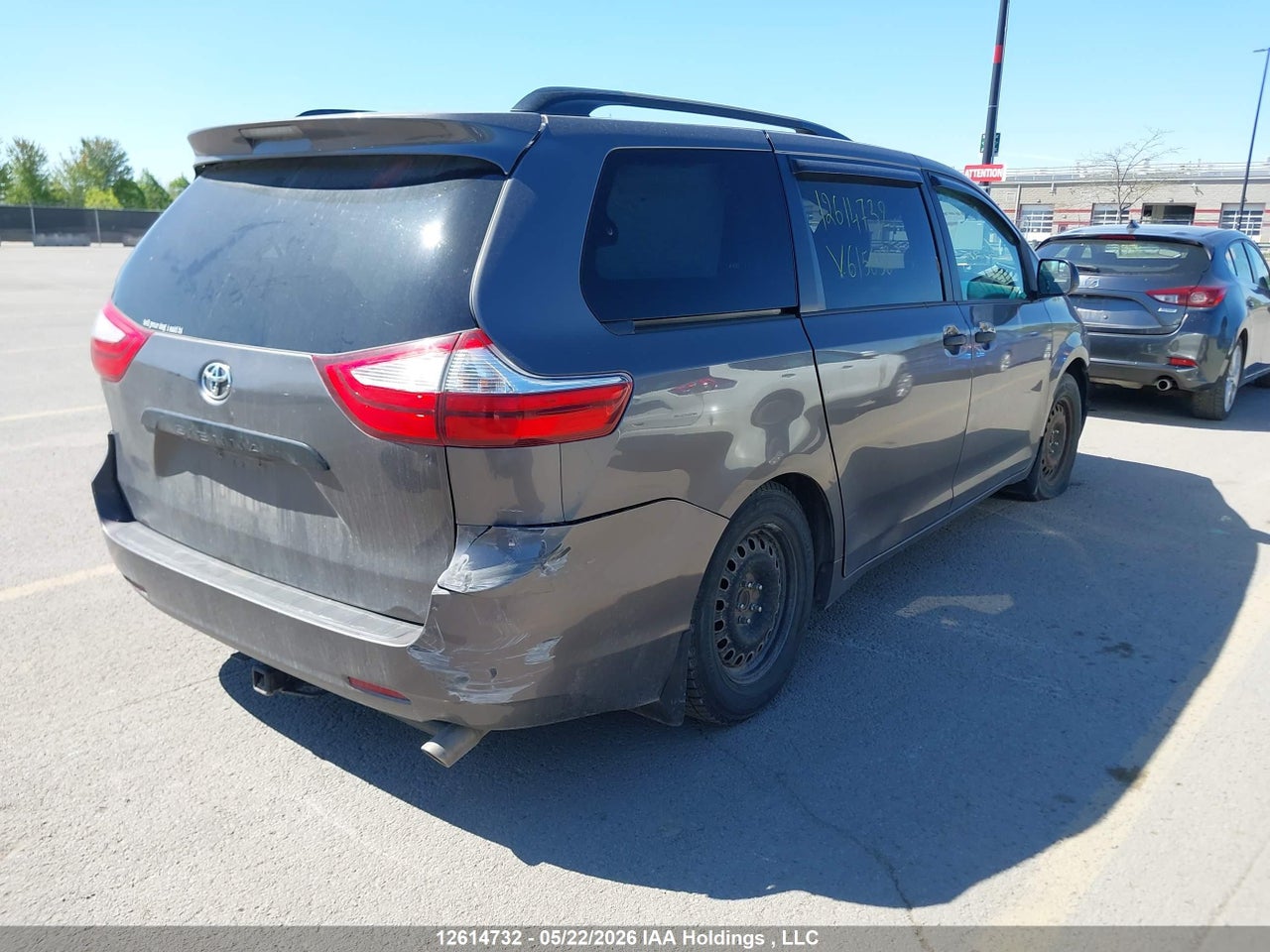 2015 TOYOTA SIENNA 7 PASSENGER thumbnail 5