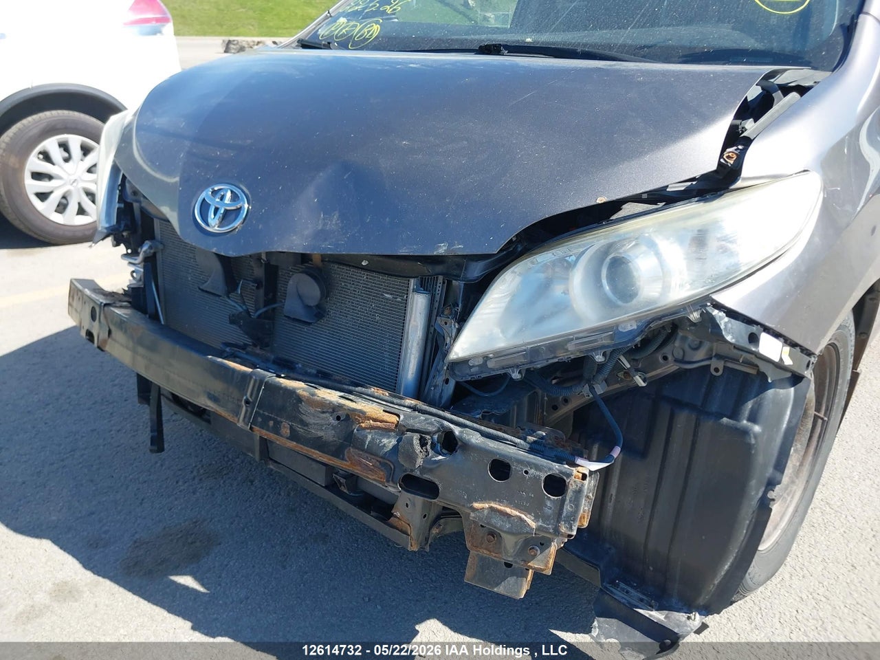 2015 TOYOTA SIENNA 7 PASSENGER thumbnail 7