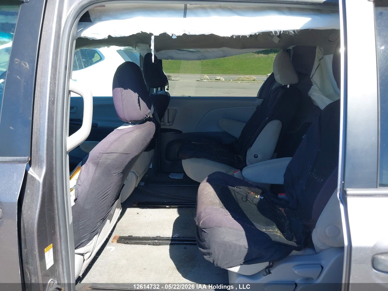 2015 TOYOTA SIENNA 7 PASSENGER thumbnail 9