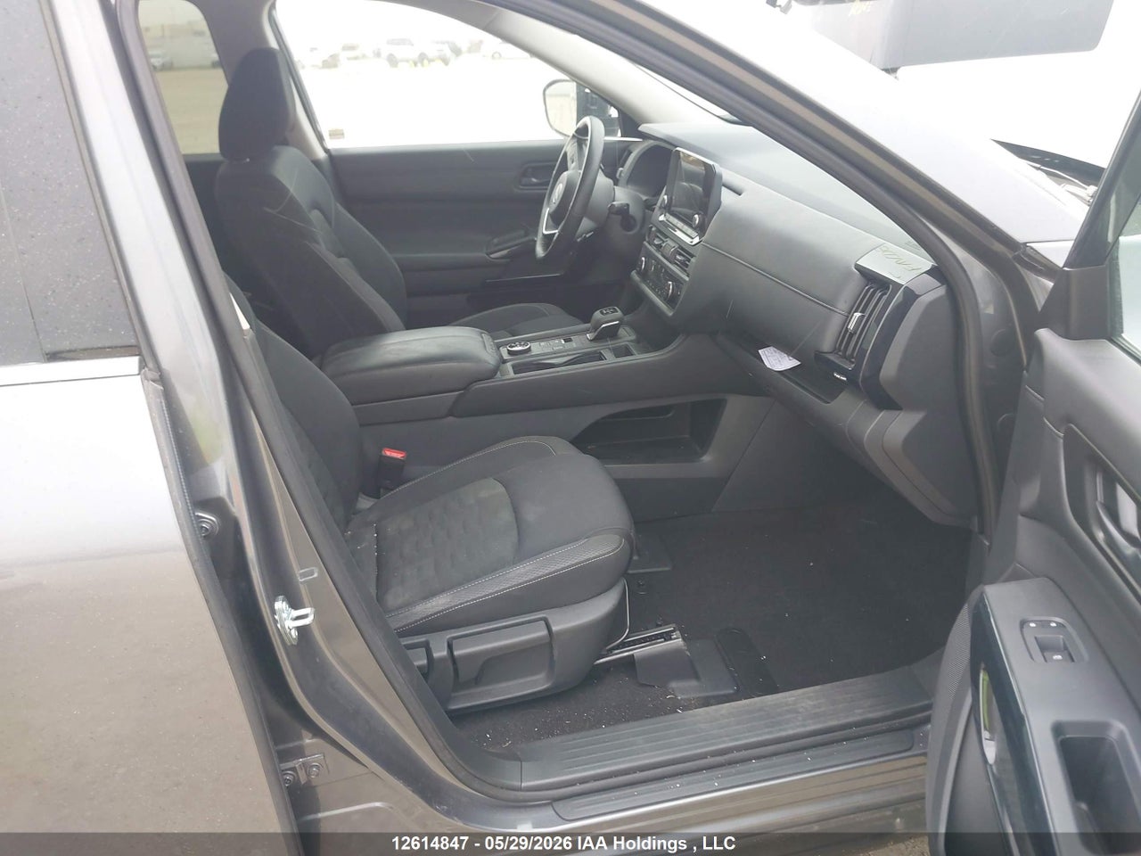 2025 NISSAN PATHFINDER S thumbnail 6