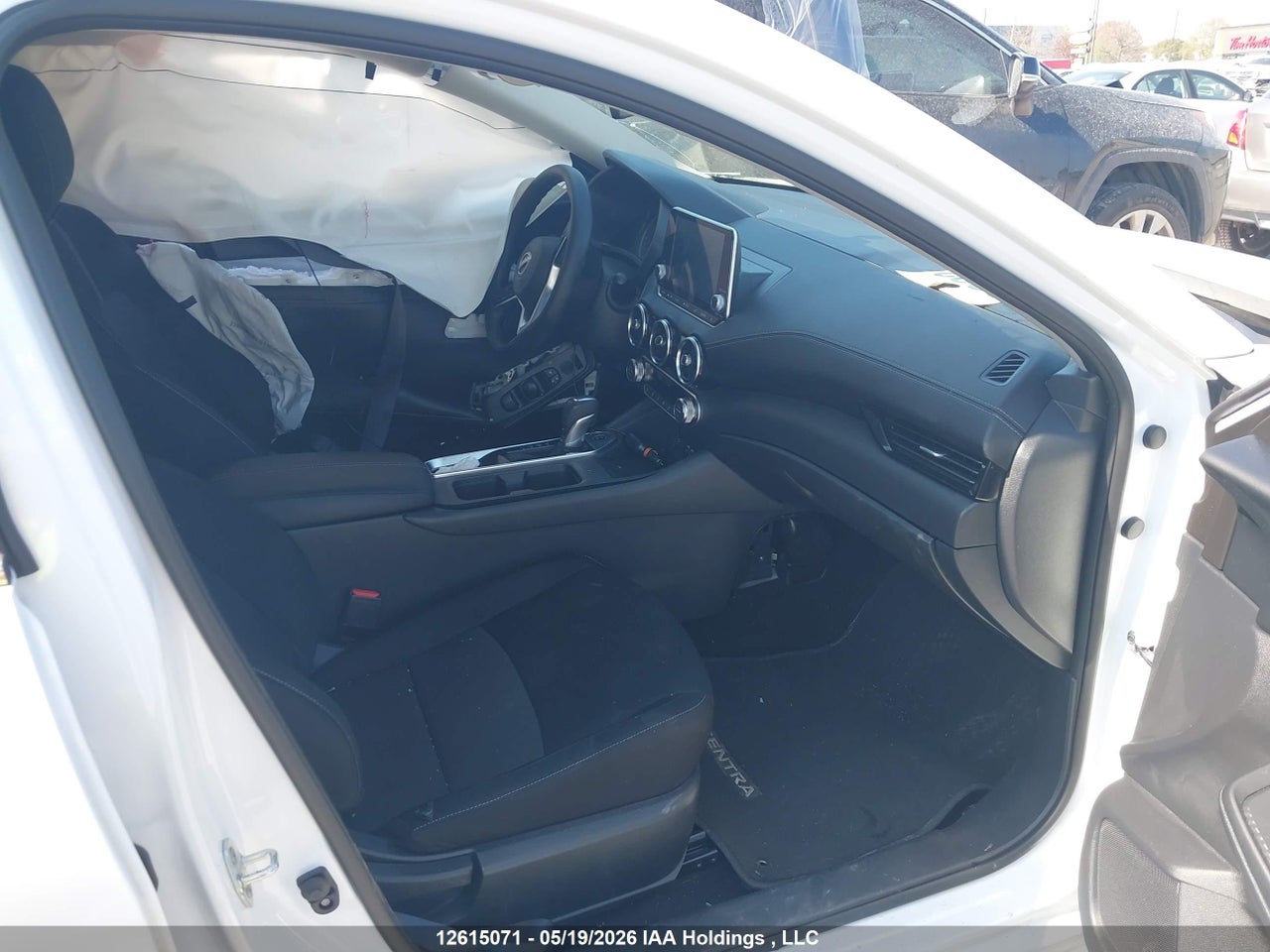 2025 NISSAN SENTRA SV CVT thumbnail 6