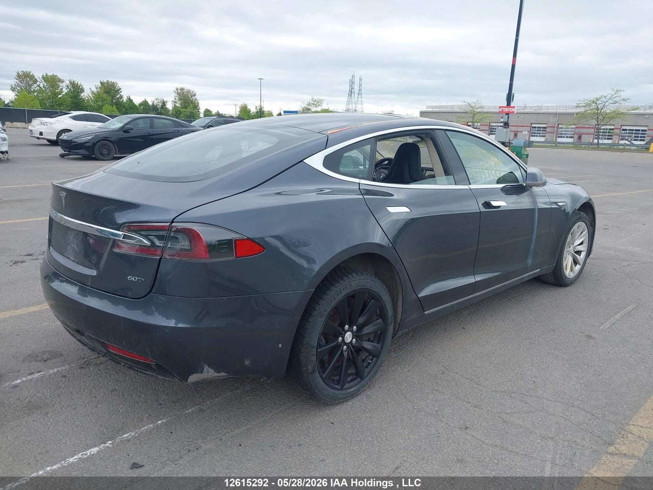 2016 TESLA MODEL S thumbnail 5