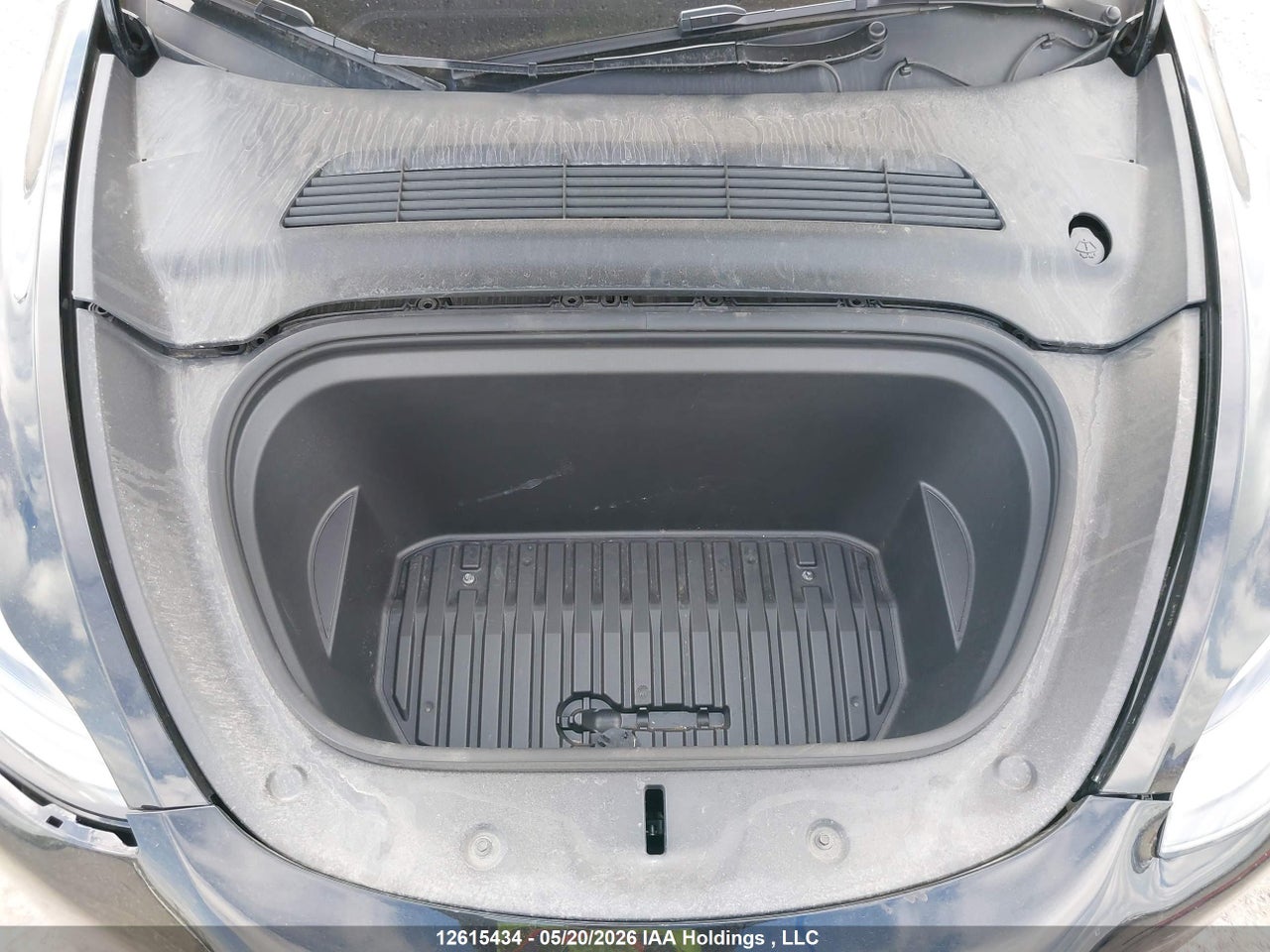 2024 TESLA MODEL Y LONG RANGE/RWD thumbnail 11