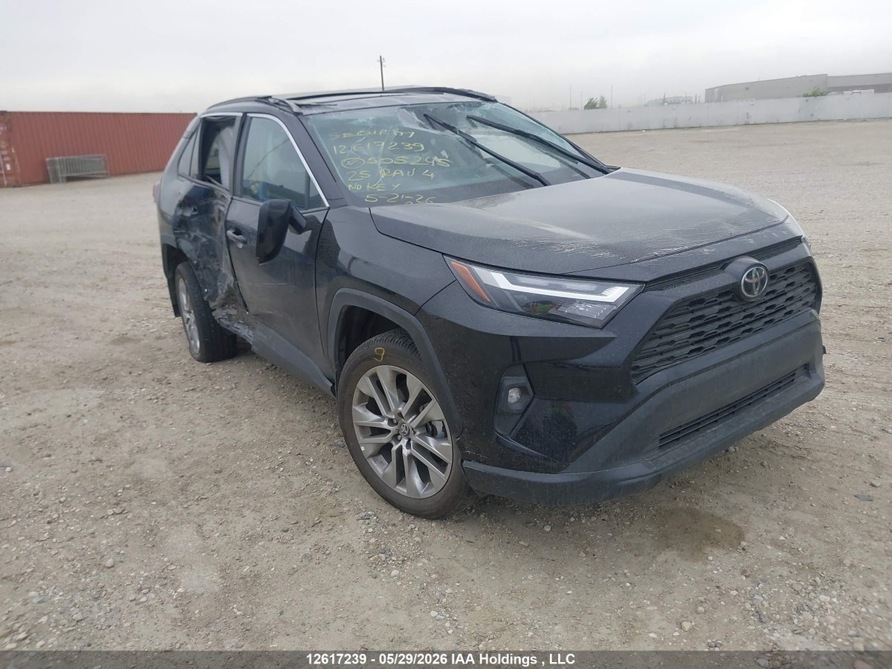 2025 TOYOTA RAV4 XLE thumbnail 2