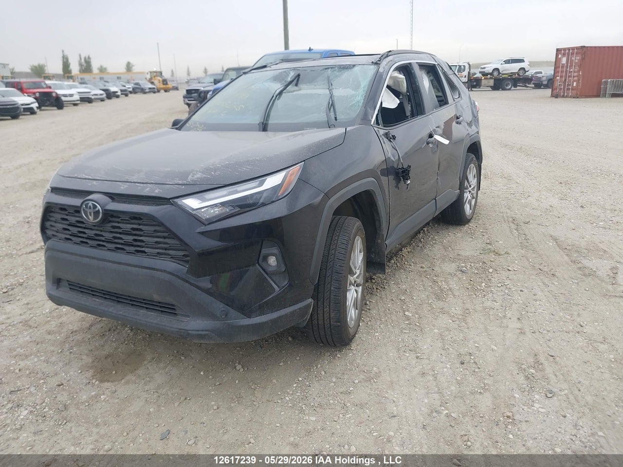 2025 TOYOTA RAV4 XLE thumbnail 3