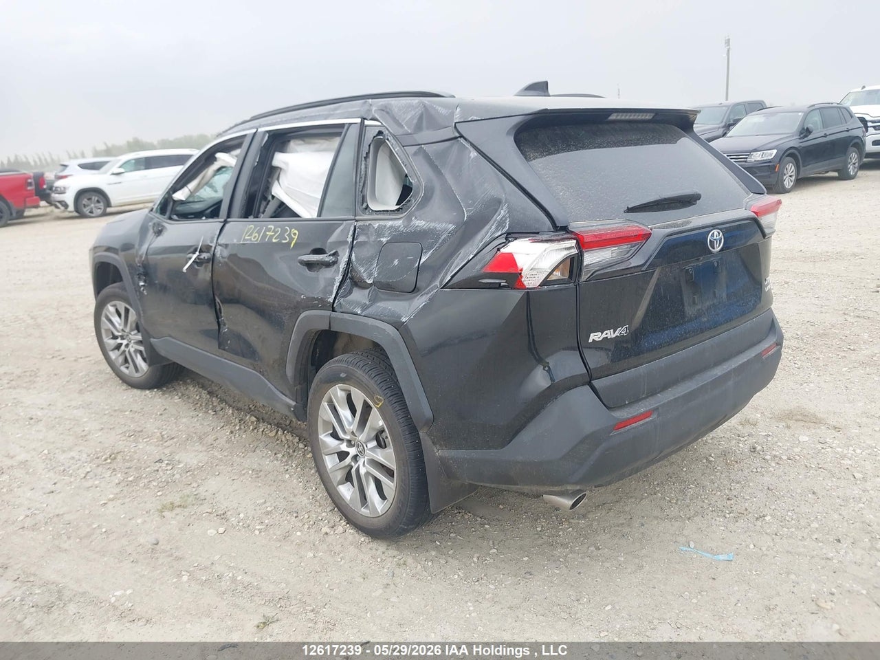 2025 TOYOTA RAV4 XLE thumbnail 4