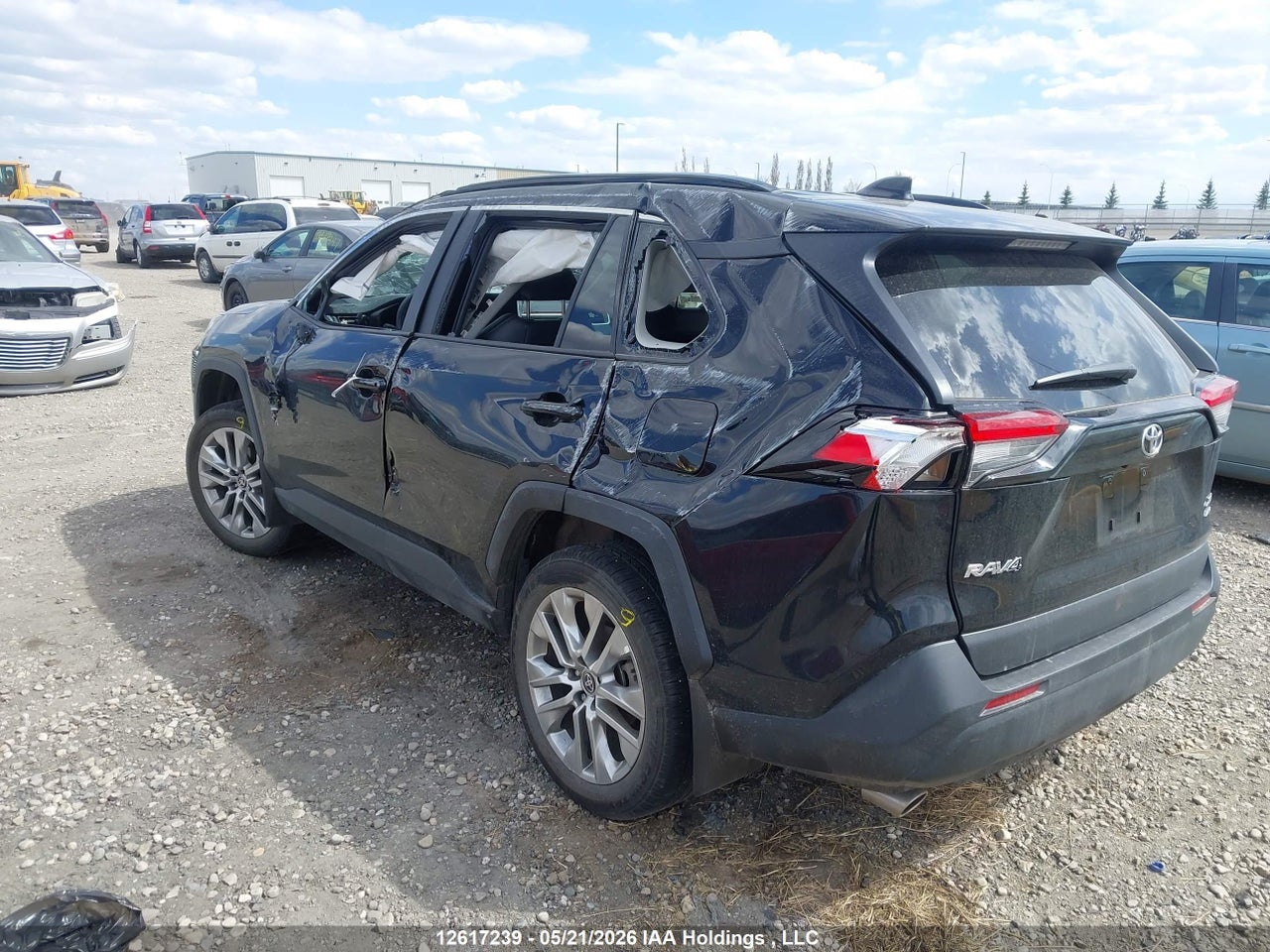 2025 TOYOTA RAV4 XLE thumbnail 7